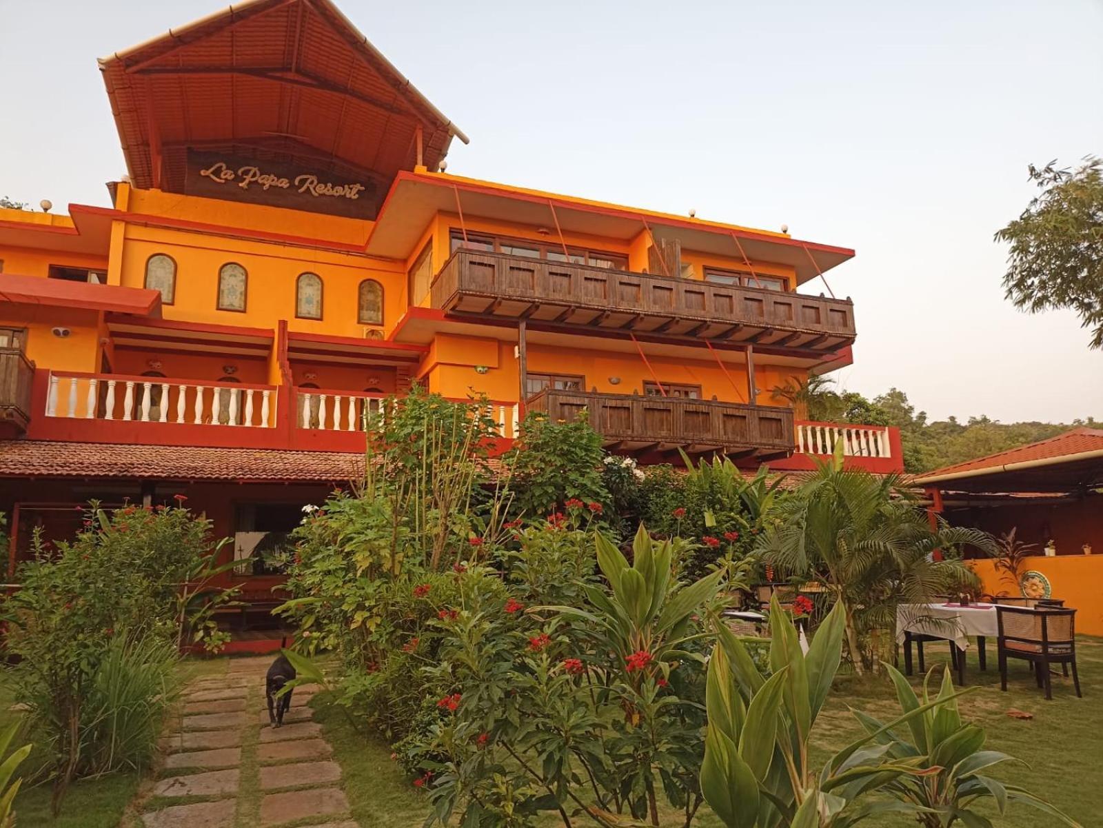 La Papa Resort Morjim Exteriér fotografie