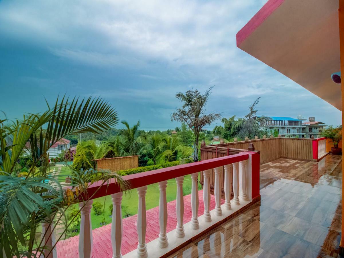 La Papa Resort Morjim Exteriér fotografie