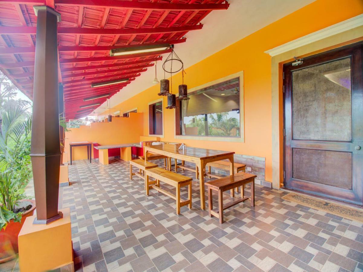 La Papa Resort Morjim Exteriér fotografie