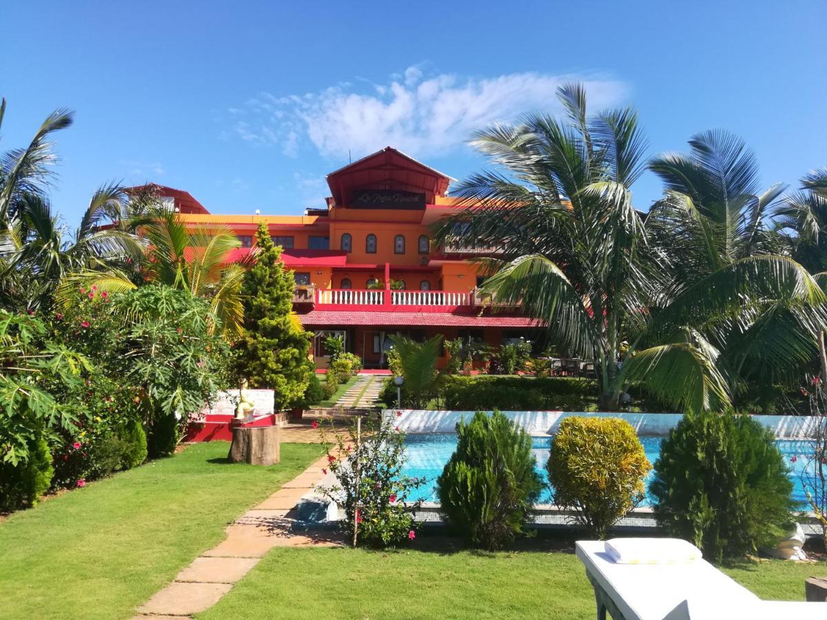 La Papa Resort Morjim Exteriér fotografie